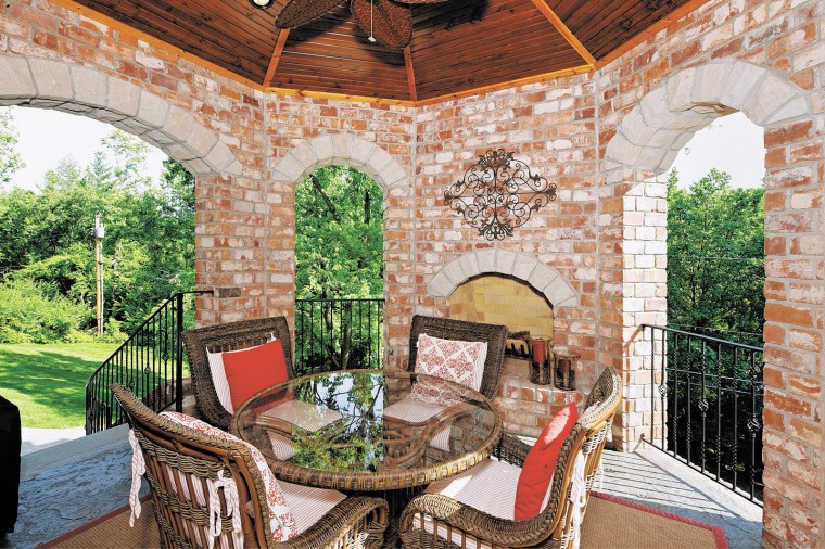 dp-patio_0824.jpg